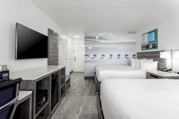 Room, 2 Queen Beds (Gulf View)
