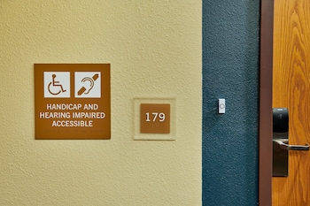 Room, 2 Queen Beds, Hearing Accessible