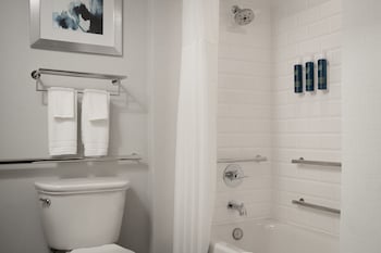 Room, 2 Double Beds, Hearing Accessible (Accessible Bathtub)