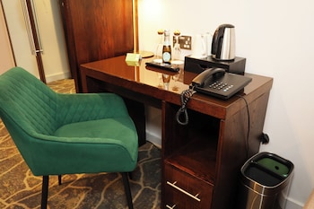 Executive Room, 1 King Bed with Sofa bed