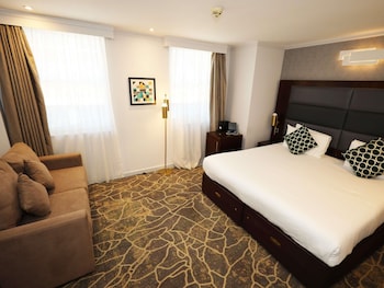 Executive Room, 1 King Bed with Sofa bed