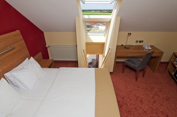 Standard Room, 1 King Bed with Sofa bed