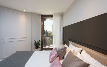 Grand Deluxe