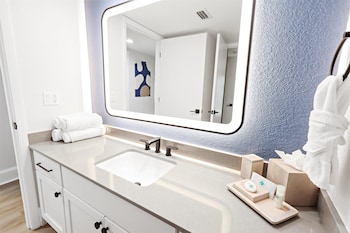 Deluxe Room, 2 Double Beds