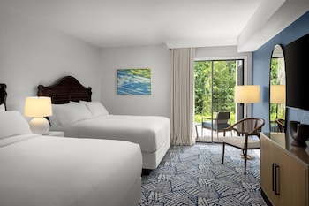 Suite, 2 Bedrooms (1 Queen & 2 Single Beds)
