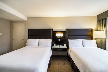 Standard Room, 2 Double Beds, Balcony (High Floor)