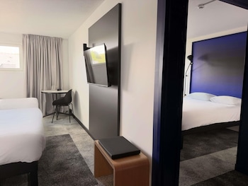Room, Multiple Beds