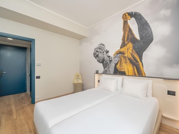 Standard Twin Room, 2 Twin Beds, Mobility Accessible
