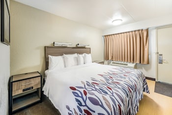 Deluxe Room, 1 King Bed (Smoke Free)