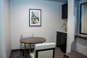 Suite, 2 Queen Beds