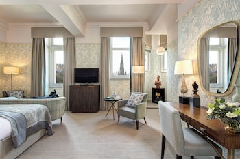 Deluxe Room (Castle View)