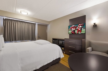 Premium Room, 1 King Bed (Upgraded Bedding & Snack, Smoke Free)