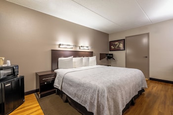 Deluxe Room, 1 King Bed, Accessible (Smoke Free)