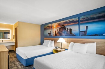 Room, 2 Queen Beds, Non Smoking (Second Floor)