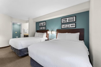 Room | 2 Double Beds | Sleeps 4 | Free Breakfast