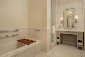 Room, 1 King Bed, Partial Ocean View (Accessible)