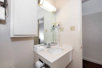 Suite, 2 Queen Beds, Non Smoking