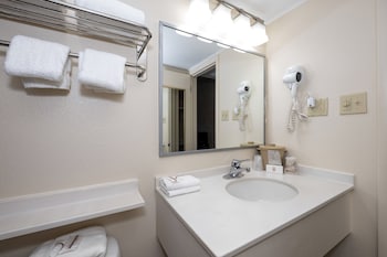 Deluxe Room, 2 Queen Beds, Non Smoking