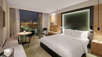 Deluxe Room, 1 King Bed