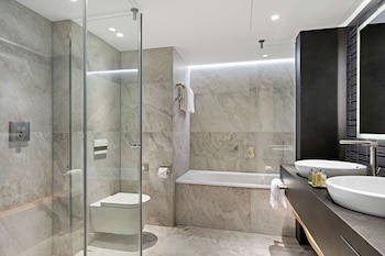 Deluxe Suite, 1 King Bed