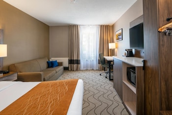 Standard Room, 1 Queen Bed with Sofa bed, Non Smoking/Upper Floor