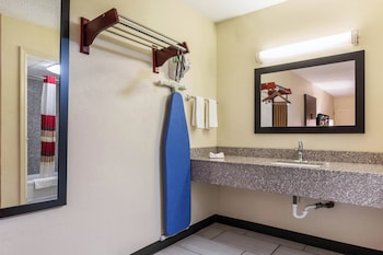 Deluxe Room, 1 King Bed, Smoking