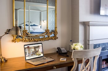 Executive Suite (Front)