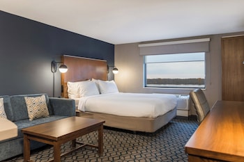 Standard Room, 1 King Bed, River View