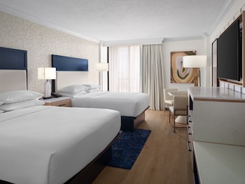 Room, 2 Queen Beds, Balcony (View)