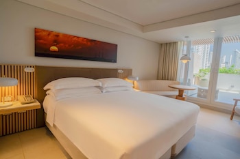 Superior Suite, 1 King Bed, City View