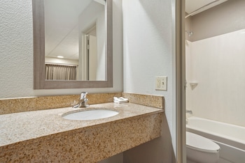 Standard Room, 1 King Bed (Smoke Free)