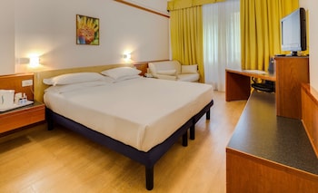 Superior Room, 1 Queen Bed, Non Smoking
