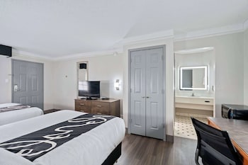 Suite, 2 Double Beds, Non Smoking