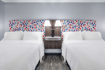 Room, 2 Queen Beds, Microwave