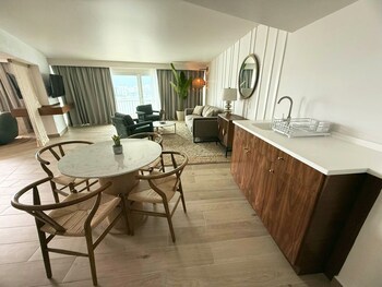 Royal Suite King Partial Ocean View
