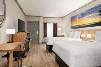 Room, 2 Queen Beds, Non Smoking