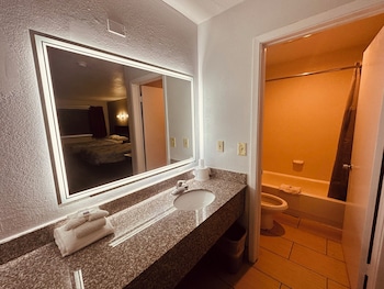 Standard Room, Multiple Beds, Non Smoking