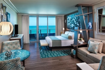 Room, 1 King Bed with Sofa bed (Spacious, Gulf View)
