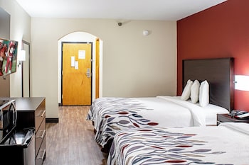 Deluxe Room, 2 Queen Beds (Smoke Free)