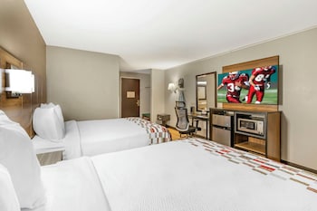 Deluxe Room, 2 Queen Beds, Non Smoking