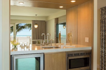 Suite, 2 Queen Beds (Lanai)