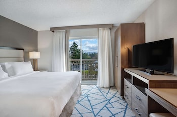 One King Bed with Balcony, Non-Smoking