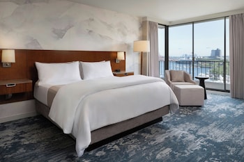 Room, 1 King Bed, Balcony, Harbor View