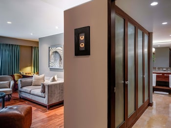 Junior Suite (Jacuzzi & Sofa Bed)