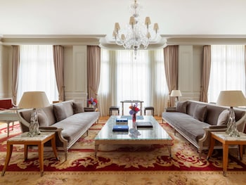 Avenue Presidential Suite