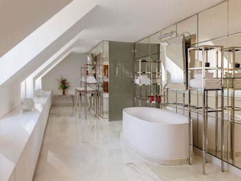 Penthouse Suite