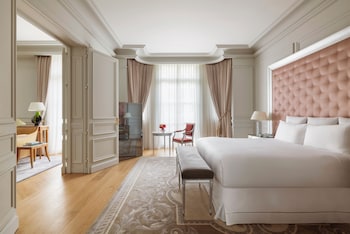 Avenue Presidential Suite