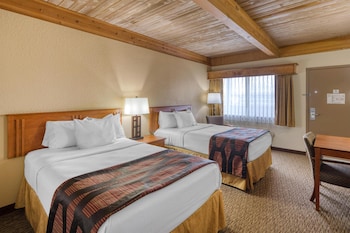 Standard Room, 2 Double Beds, Non Smoking, Refrigerator & Microwave