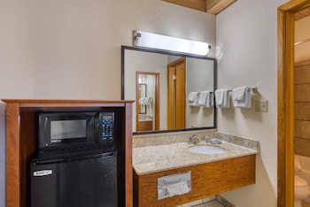 Standard Room, 2 Double Beds, Non Smoking, Refrigerator & Microwave
