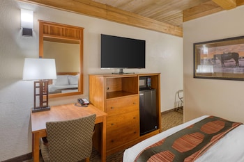 Standard Room, 1 Queen Bed, Non Smoking